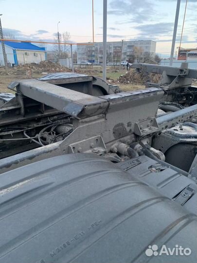 Крепление для контейнера 20 футов, MAN