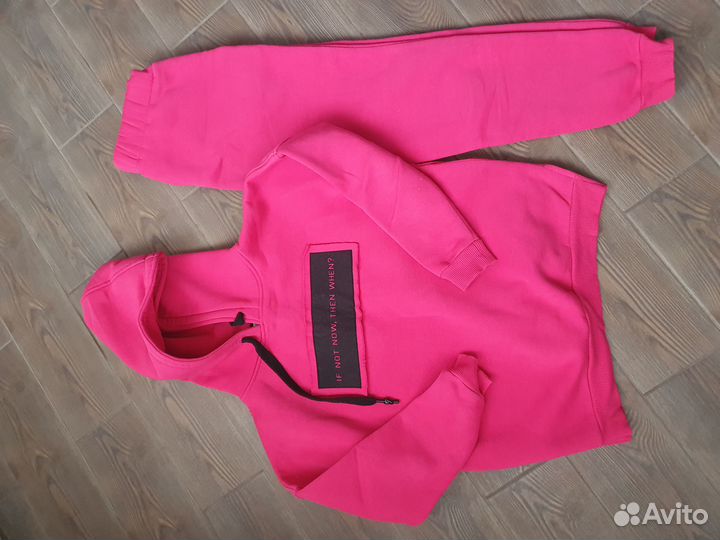 Продаю женский спортивный костюм