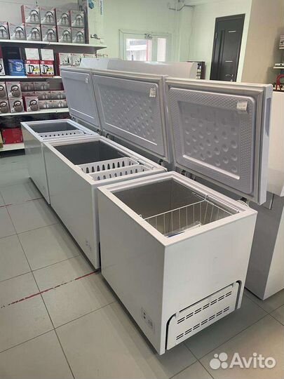 Морозильный ларь с глухой крышкой новый