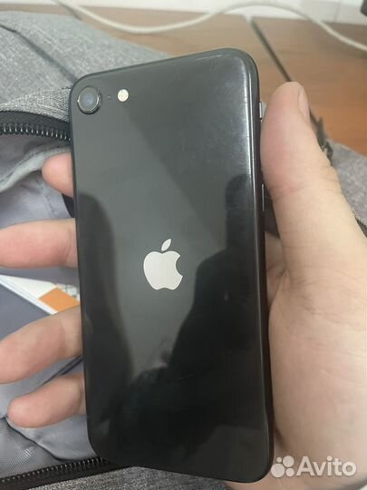 Телефон iPhone SE 2020