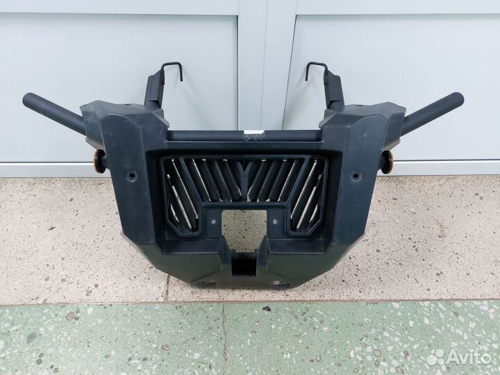 Переднюю панель и Бампер BRP CAN-AM commander