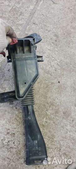 Резонатор воздушного фильтра mazda 3 bk