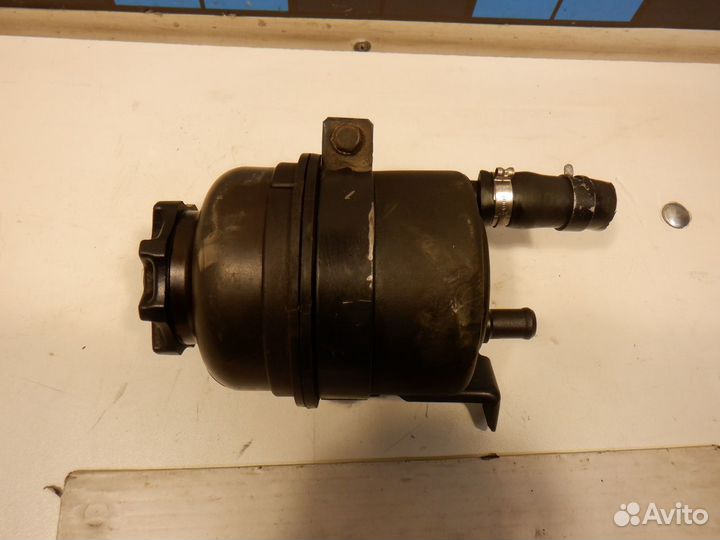 Бачок гидроусилителя Кронштейн Opel Vectra B X18XE