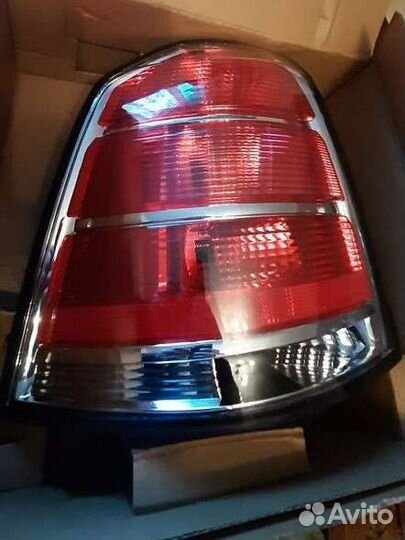 Задняя левая фара opel zafira B