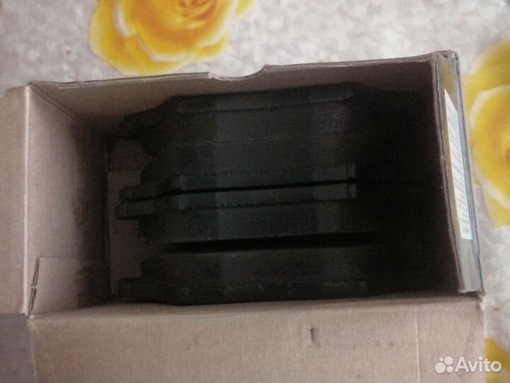 Тормозные колодки передние на Toyota rav4