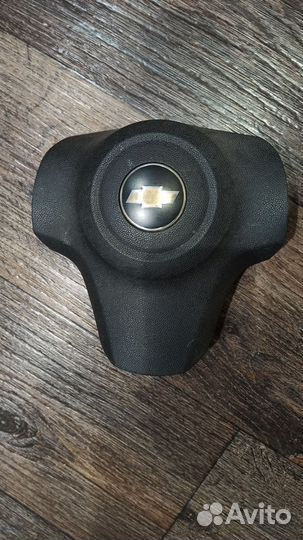 Накладка ступицы рулевого колеса Шевроле нива