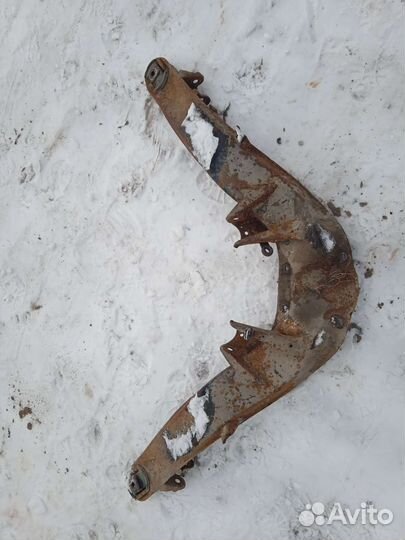 Подрамник задний Mercedes w123 мерседес 123