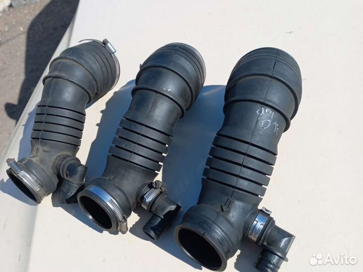 Audi A6 C5 2,5TDI патрубок 4B0129627A турбины