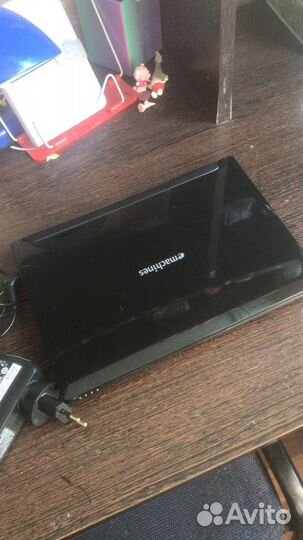 Нетбук emachines