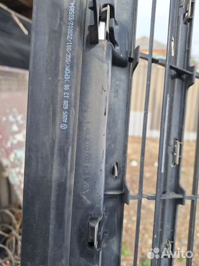 Решетка радиатора мерседес 213