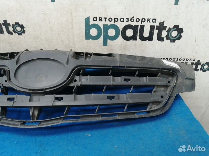 Решетка радиатора с хром полосками 53114-12100