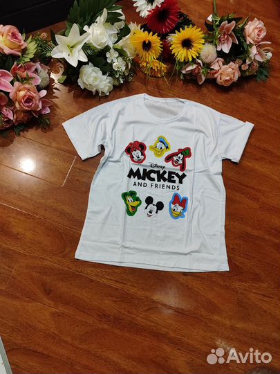 Женские футболки