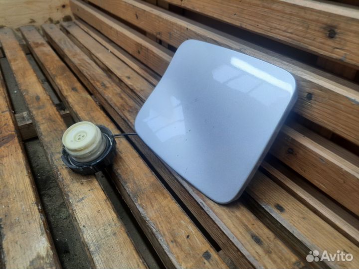 Mitsubishi outlander 1 - лючок бензобака