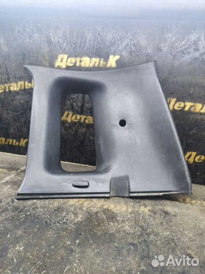 Обшивка стойки nissan cube az10