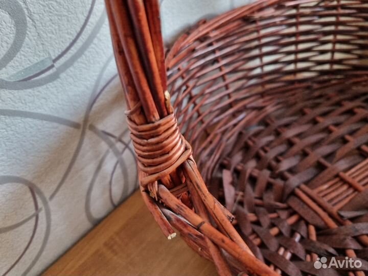 Корзина плетеная