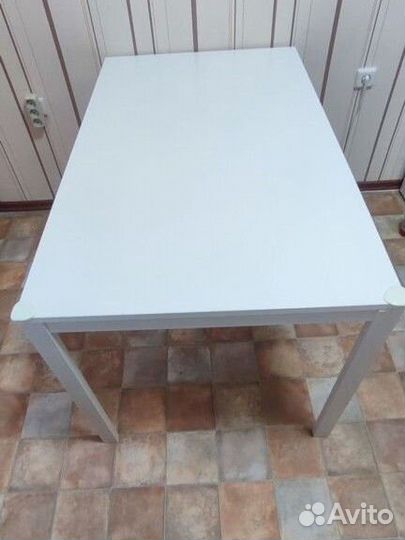 Кухонный стол