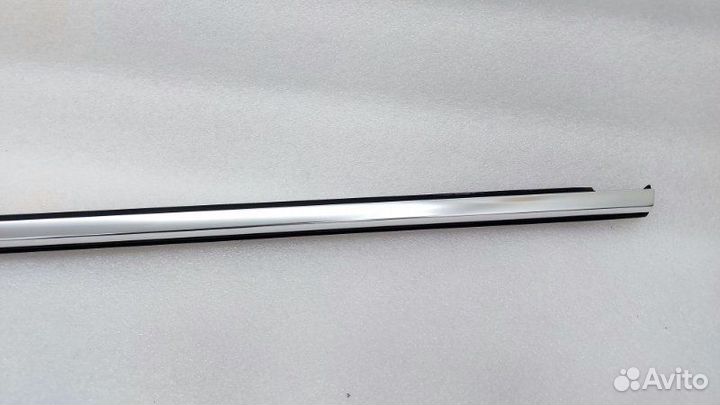 Молдинг стекла двери задний левый Audi Q7 4M crec