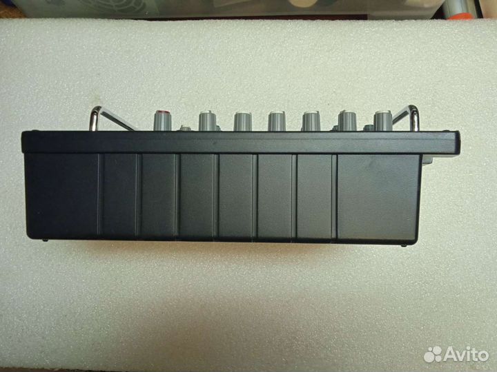 Микшерный пульт активный Ямаха