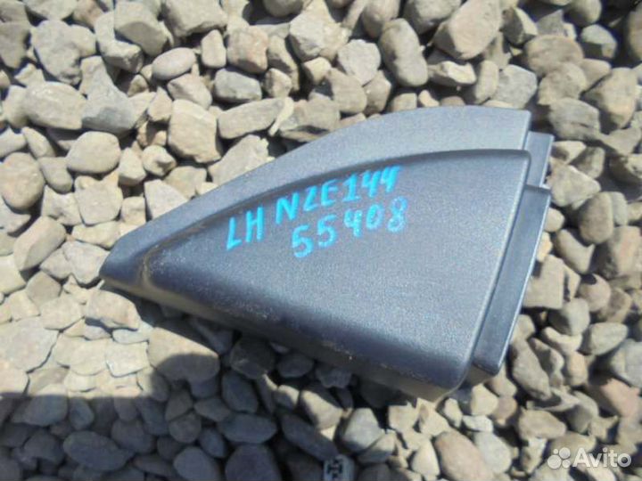 Уголок двери левый Toyota Corolla Fielder NZE144