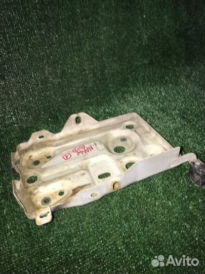 Площадка под аккумулятор Mitsubishi Grandis NA4W