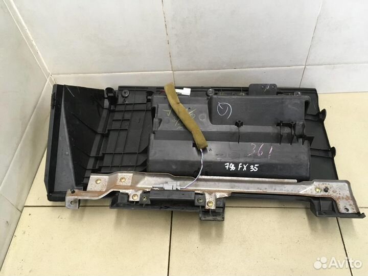 Бардачок FX (S50) 2003-2007