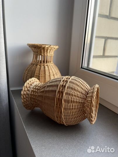 Вазы и корзинки плетёные из лозы