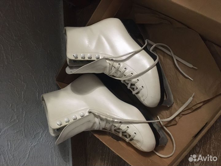 Коньки фигурные