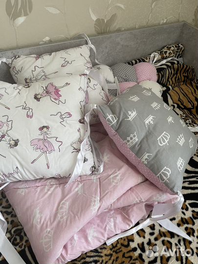 Бортики в детскую кроватку для девочки