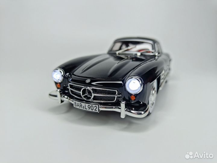 Модель Автомобиля Mercedes Benz 300 SL