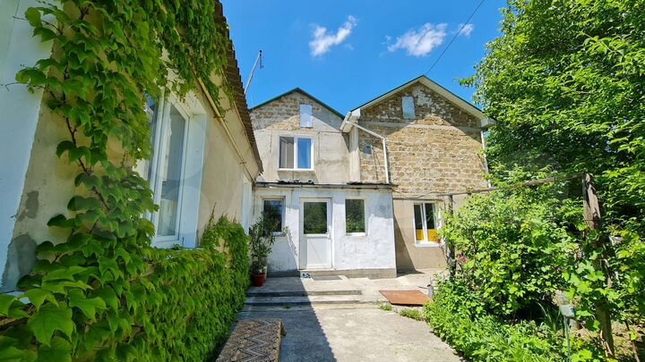 Дом 223 м² на участке 8,8 сот.