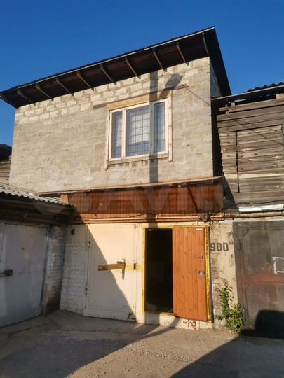 Гараж, > 30 м²