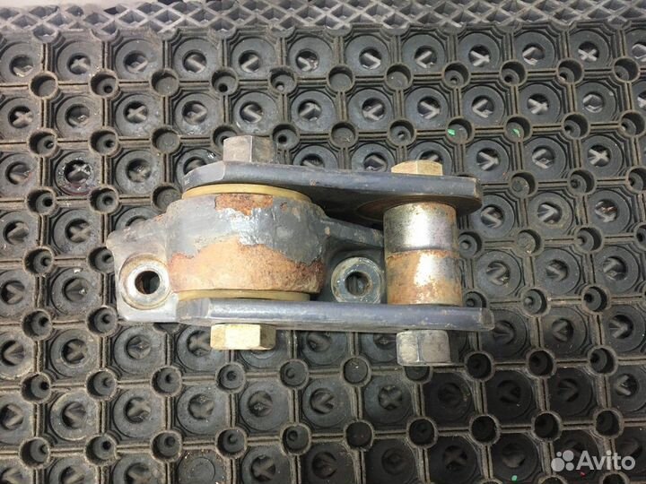 Кронштейн крепления заднего стабилизатора