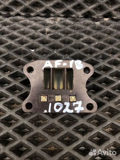 Лепестковый клапан Honda Dio 27 28 AF-18E