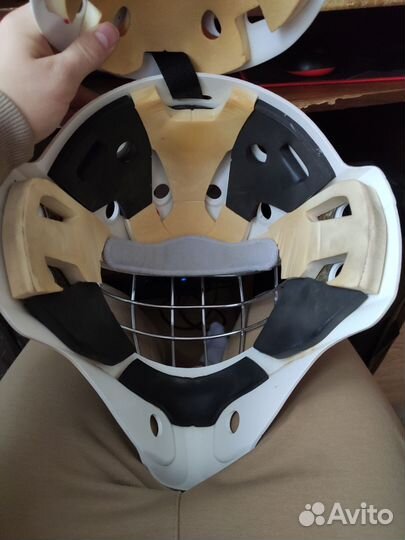 Вратарский шлем bauer