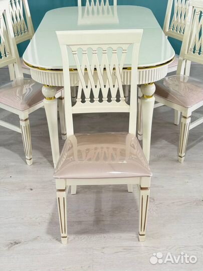 Комплект стол и стулья. В наличии