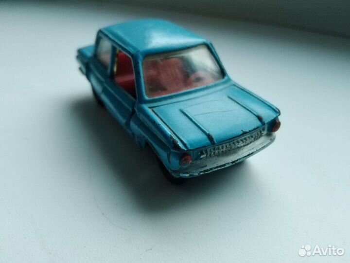 Модель автомобиля Запорожец 1/43 СССР