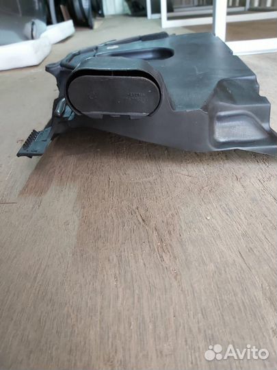 Корпус салонного фильтра правый BMW 5-серия E60/E6