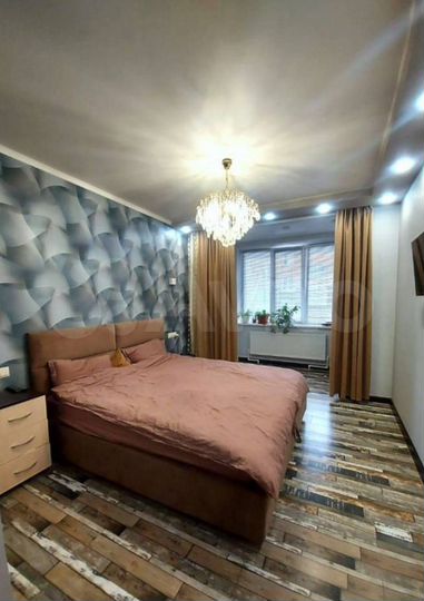 3-к. квартира, 90 м², 1/3 эт.