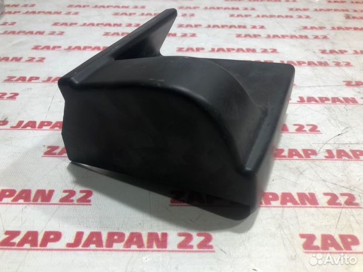 Накладка порога передняя правая Toyota Land