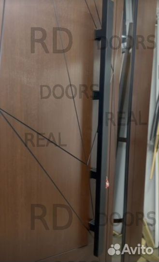 Дизайнерская уличная входная дверь