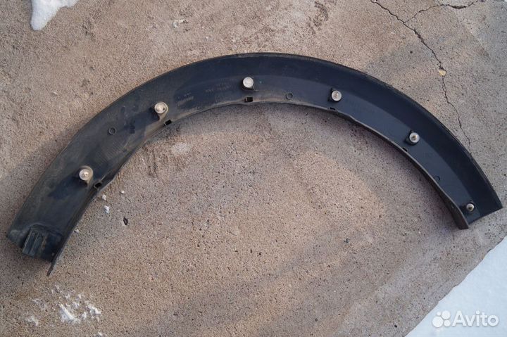 Накладка колёсной арки левая Рено Сандеро Степвей