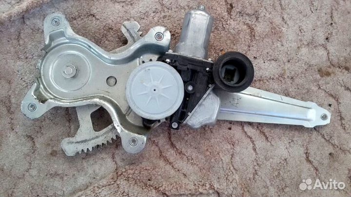 Стеклоподьемник правой задней двери LC Prado 150