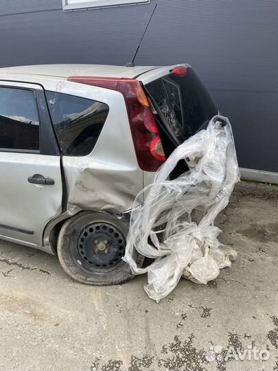 Nissan Note 1.6 МТ, 2010, битый, 180 000 км