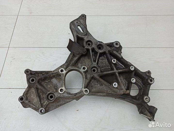 Кронштейн генератора Mitsubishi Montero Sport K96W