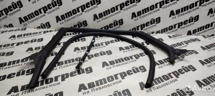 Уплотнение двери заднее левое Audi A7 4G CGW