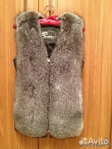 Меховая жилетка чернобурка, кожа