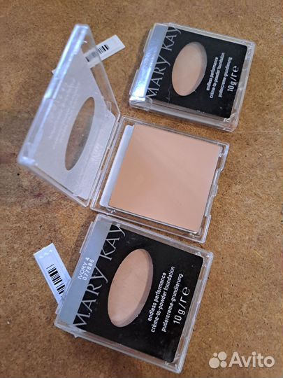 Крем пудра для лица 4 Ivory. Mary Kay