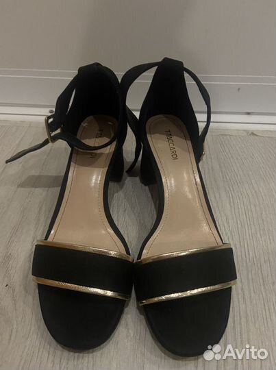 Босоножки женские