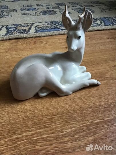 Статуэтка «Лежащая лань»