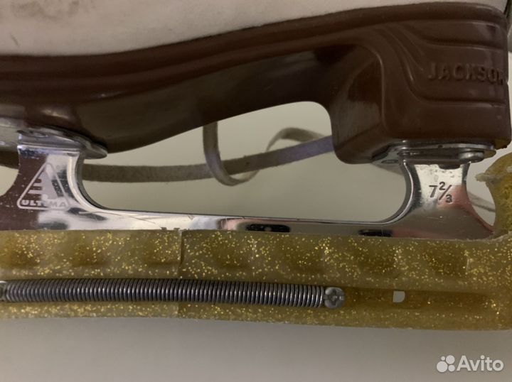 Профессиональные фигурные коньки